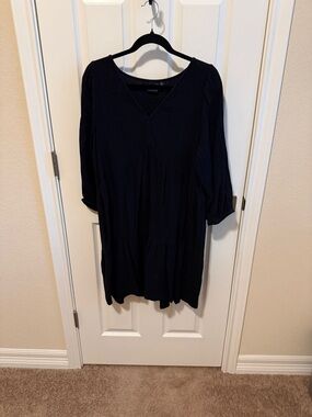 GAP Black V-Neck Tiered Mini Dress with 3/4 Sleeves